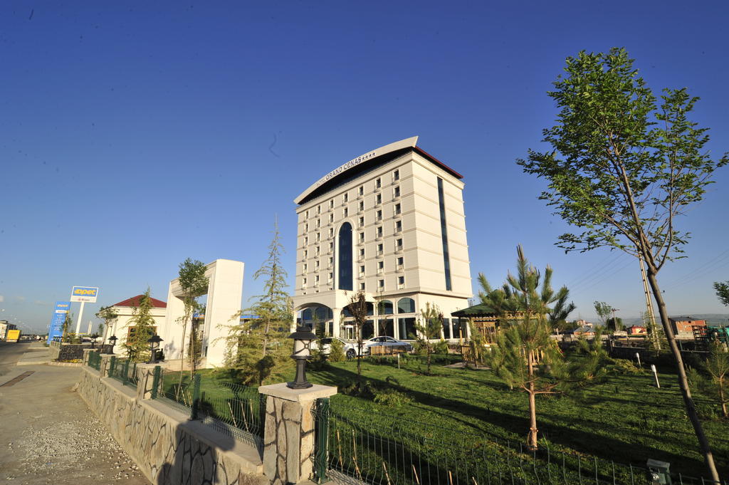 Agrı Grand Cenas Hotel מראה חיצוני תמונה